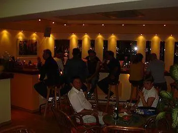 卡拉托斯阳光酒店 卡拉索斯